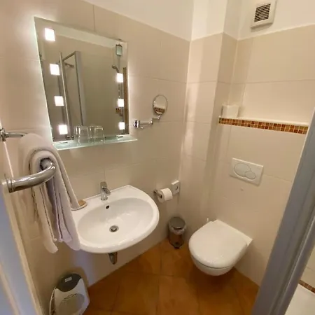 Auszeit ホテル バート・ノイェンアール・アールヴァイラー